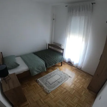 Ena Apartment *